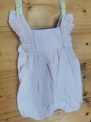 Combi-short rose bébé.