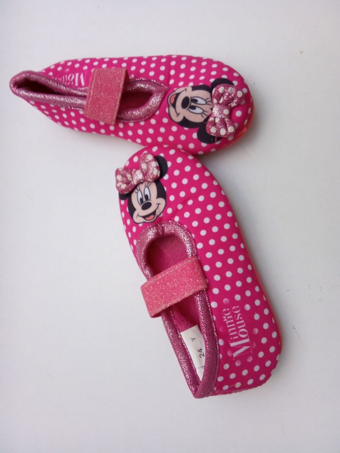 Chausson fille Disney Minnie taille 24, rose pois blanc, noeud, hiver, à enfiler, élastique - photo numéro 3
