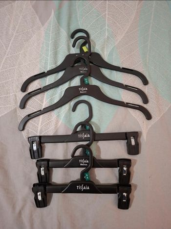 Lot cintres plastique x6