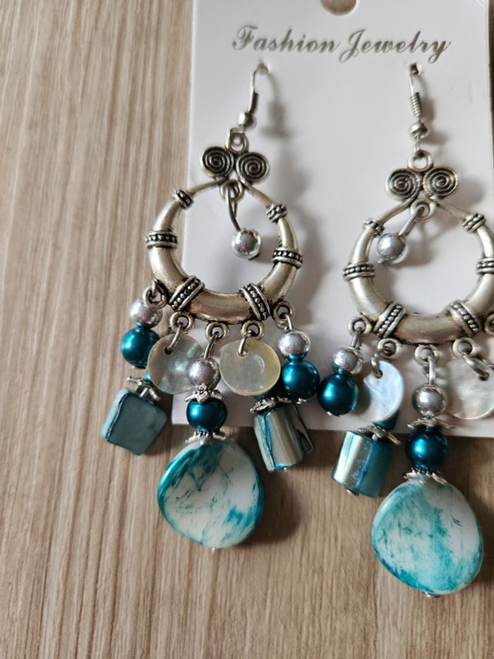 Boucles d'oreilles fantaisie - photo numéro 2