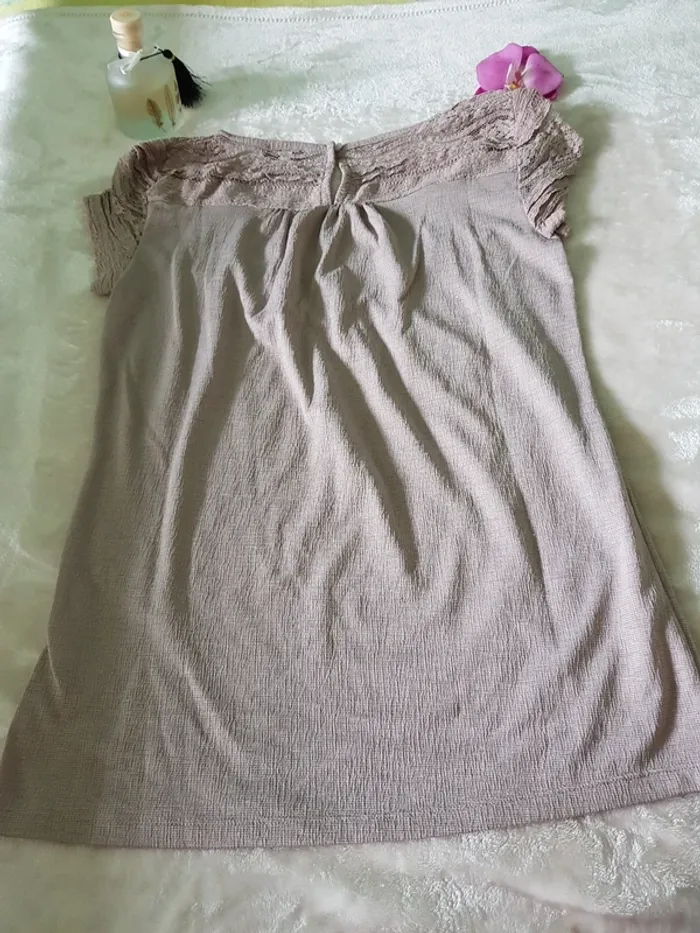Tee-shirt S dentelle vieux rose - photo numéro 2