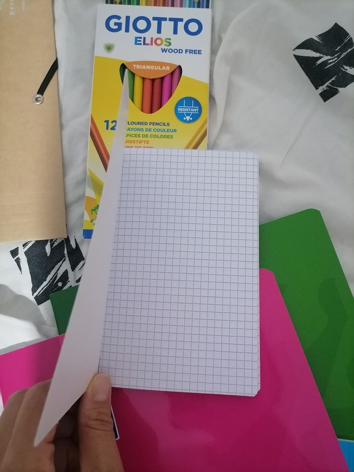 Lot de fournitures scolaires - photo numéro 5