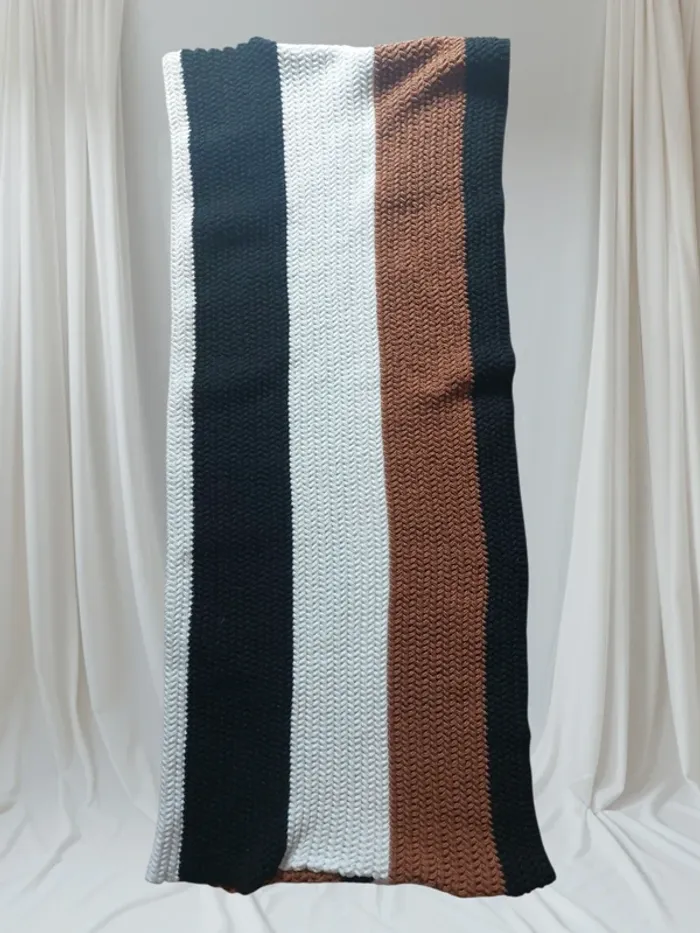 Couvre épaule type poncho-T.S -neuf - photo numéro 2