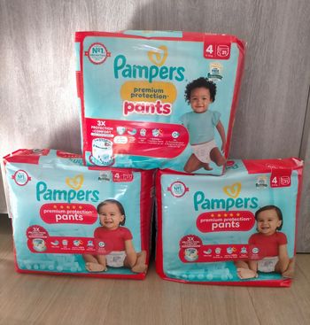 Lot couches Pampers premium pants taille 4
