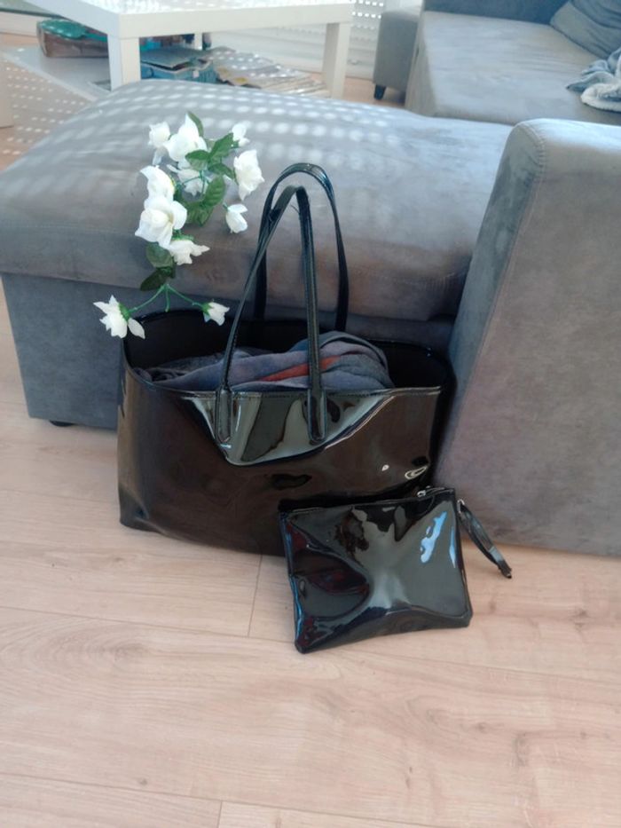 Sac fourre-tout noir brillant avec pochette assortiec83 - photo numéro 4