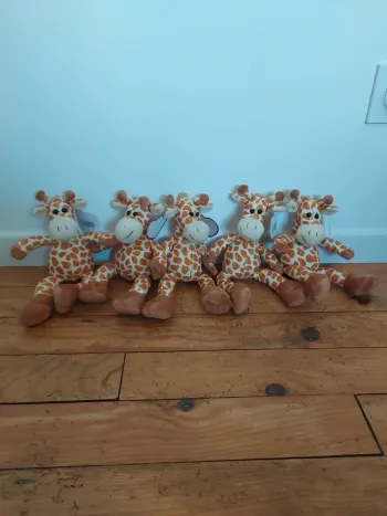 5 petites peluches girafes  🦒