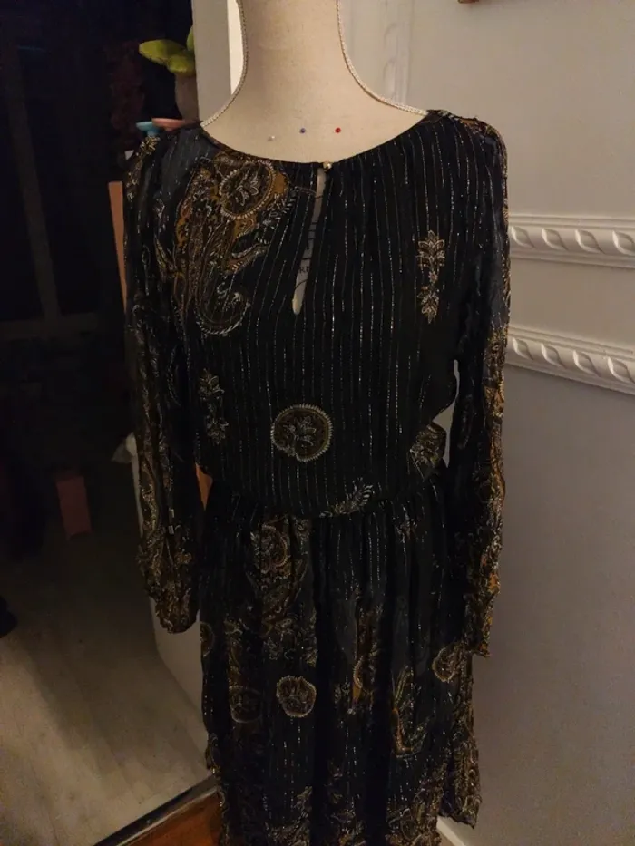 Robe soie Mango noir et doré S manches longues longueur midi ample - photo numéro 2