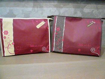 2 trousses de rangement pour Bébé neuves