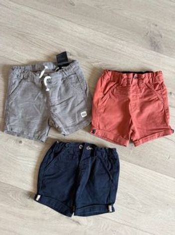 Lot de 3 shorts  taille 12 mois