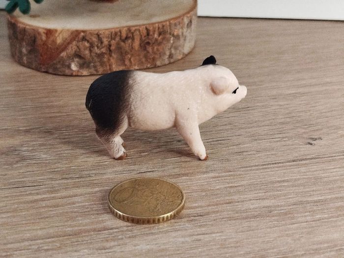 Figurine Porcelet Bicolore Animal de la ferme - photo numéro 3