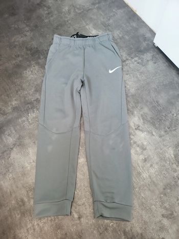 Pantalon jogging garçon 12-13ans Nike bon état