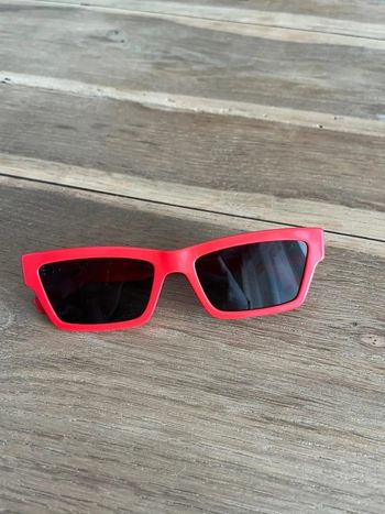 Lunettes de soleil rouges Versace