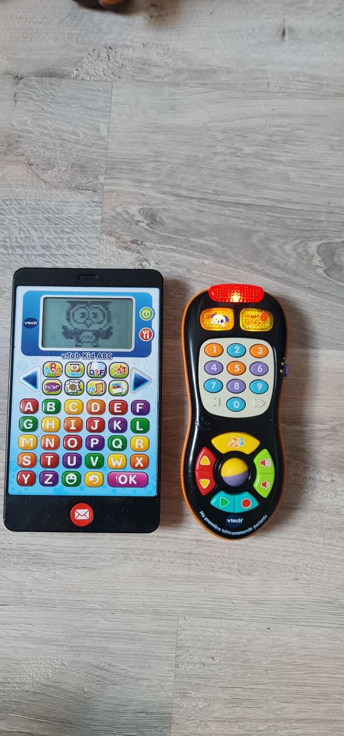 Jouets d'éveil tablette et télécommande vtech - photo numéro 3