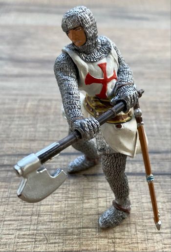 Statuette