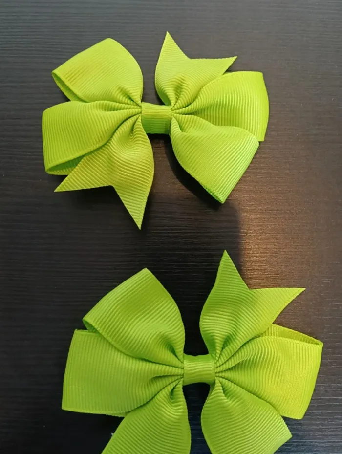 Lot 2 pinces vert pomme neuf