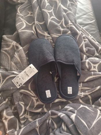 Chaussons neuf bleu marine taille 40