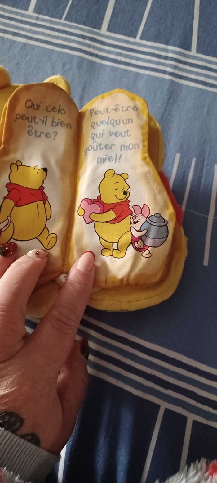 Très belle petite peluche livre Winni l'ourson - photo numéro 5