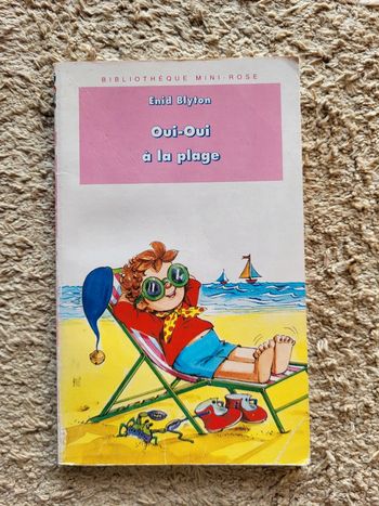 Livre enfant Oui-Oui à la plage d'Enid Blyton Bibliothèque mini-rose