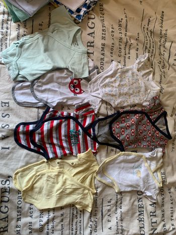 Lot bodies 1 mois garcon