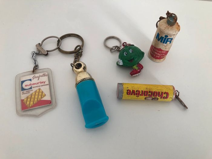 Porte clé chocorêve sifflet Mir vintage années 80 90