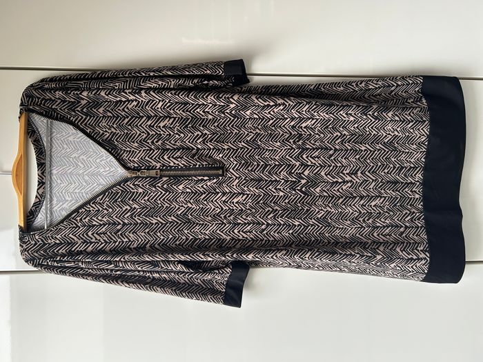 Robe beige et noire - Taille Unique (L)