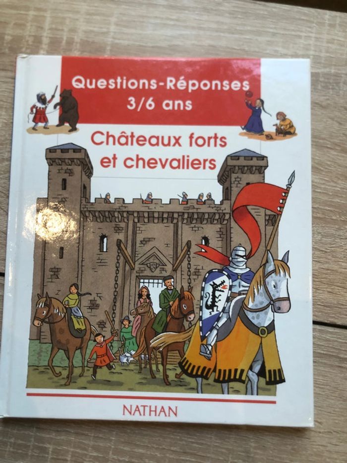 Livre Châteaux forts et chevaliers