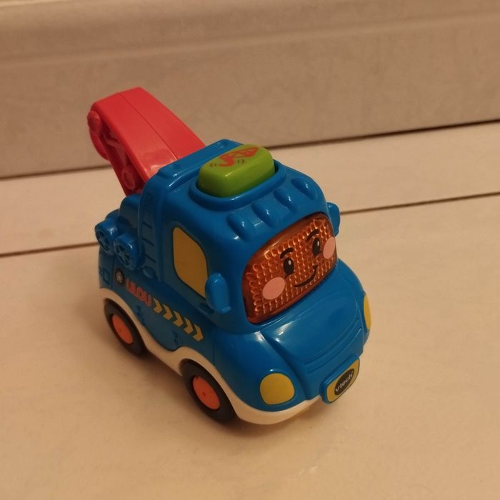 Tut Tut bolide Lilou dépanne tout