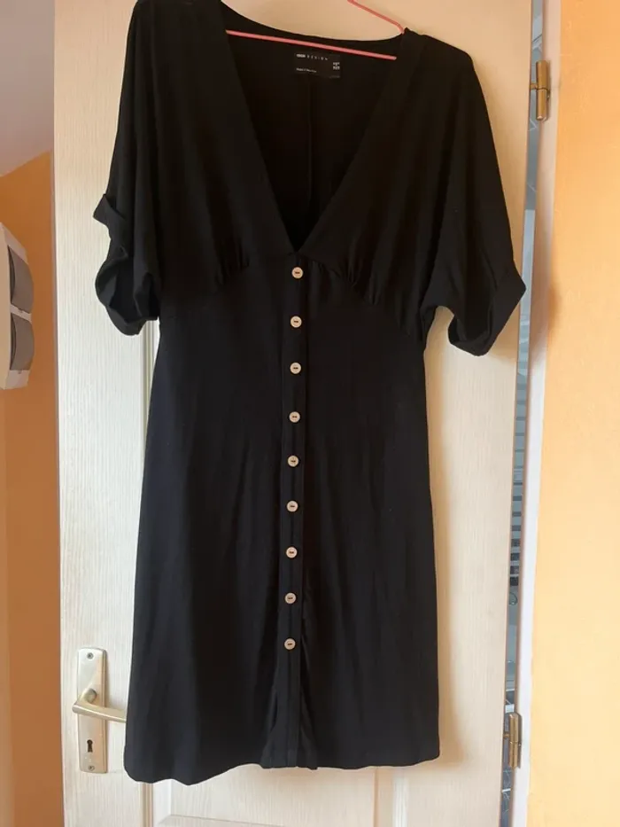 robe mi longue boutonné et cintré à la taille noir asos - photo numéro 3