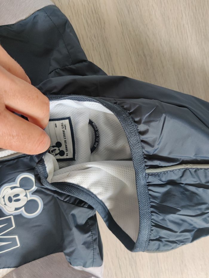 Blouson imper Mickey Disney C&A Taille 2-3 ans NEUF - photo numéro 4