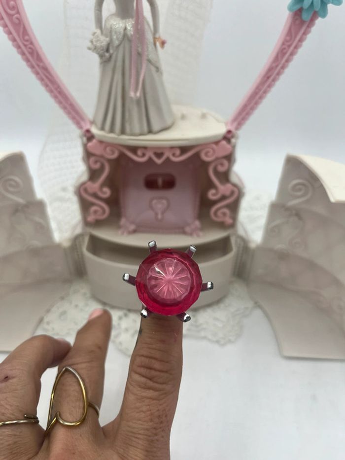 Coffre à bijoux Gâteau de mariage barbie 2006 - photo numéro 7