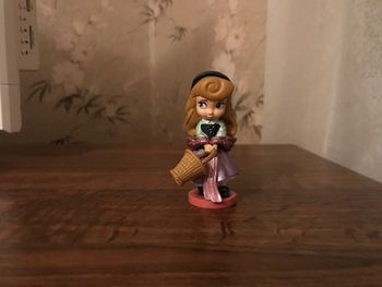 Figurine princesse aurore belle au bois dormant