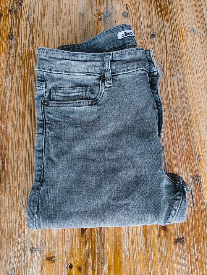 Jean Garçon/Ado GÉMO Gris Délavé Taille 36 (Slim/Coupe Droite) - photo numéro 2