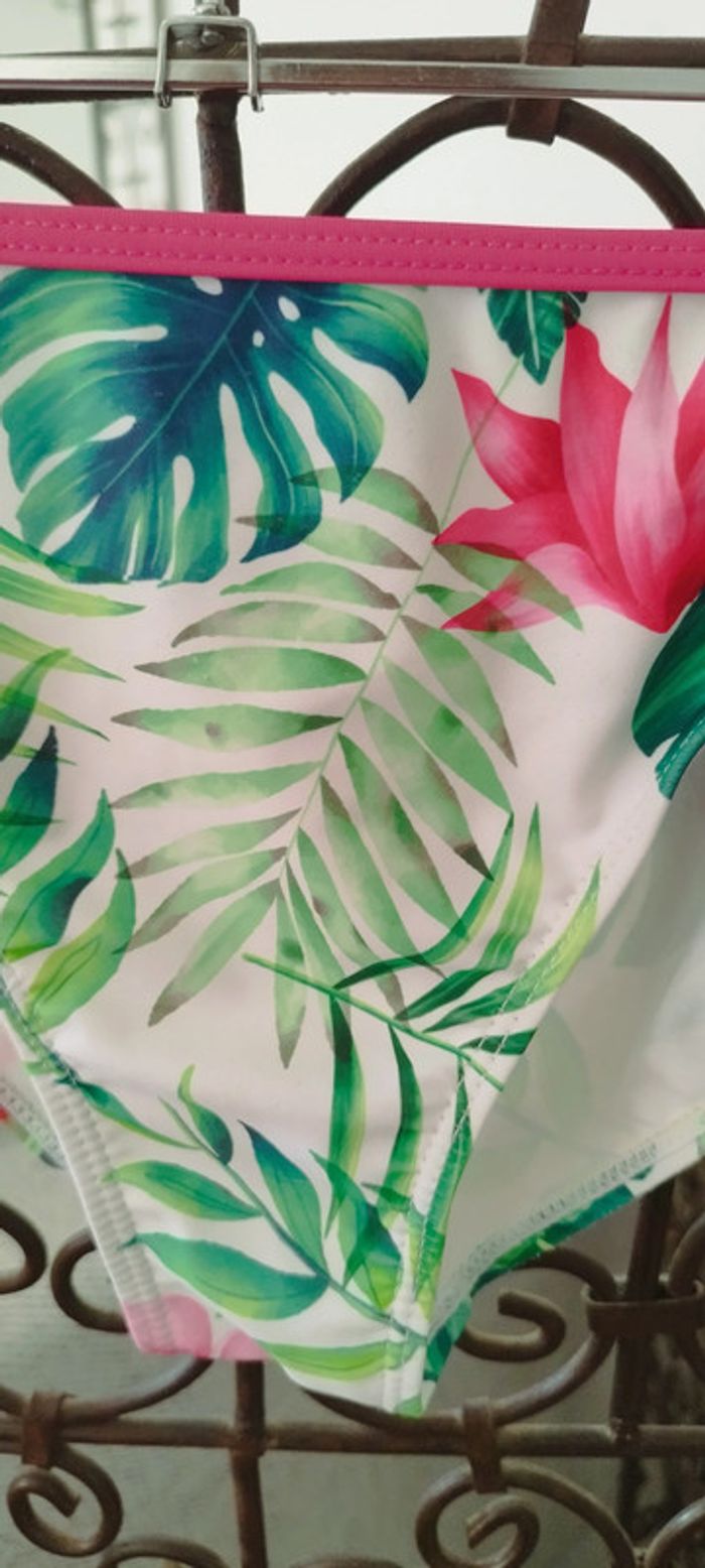 Maillot de bain très bon état. Taille 11-12 ans - photo numéro 3