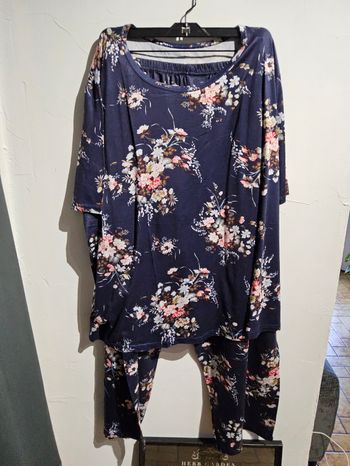 Pyjama fleuri taille 50