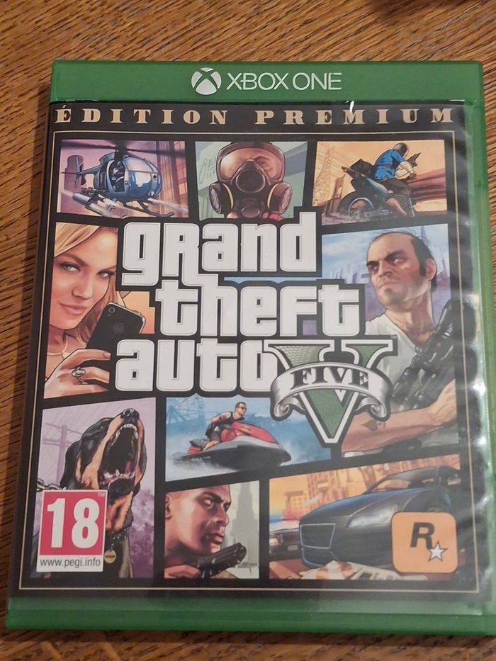 Jeu xbox one grand theft  auto five v