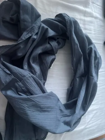 🔹 Foulard gris anthracite – Tape à l’œil (Enfant) 🔹