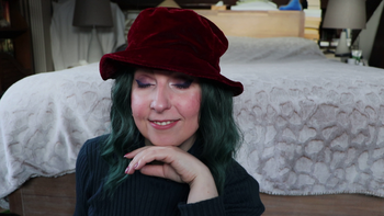 Chapeau bordeaux en velours vintage