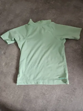Tee shirt de plage /maillot de bain