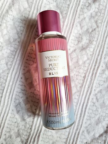 Brume parfumée Victoria's Secret neuve
Pure Seduction Bliss édition limitée.