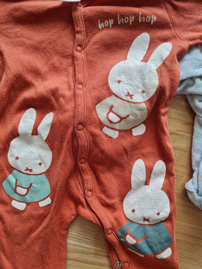 3 pyjamas - photo numéro 4
