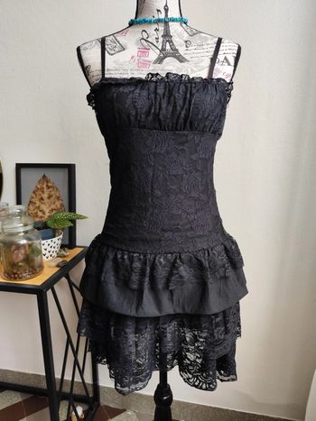 Superbe petite robe courte en dentelle noire Molly Bracken M