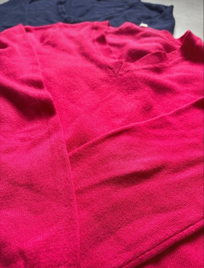 Lot deux pulls bleu marine et Fuchsia taille M - photo numéro 4