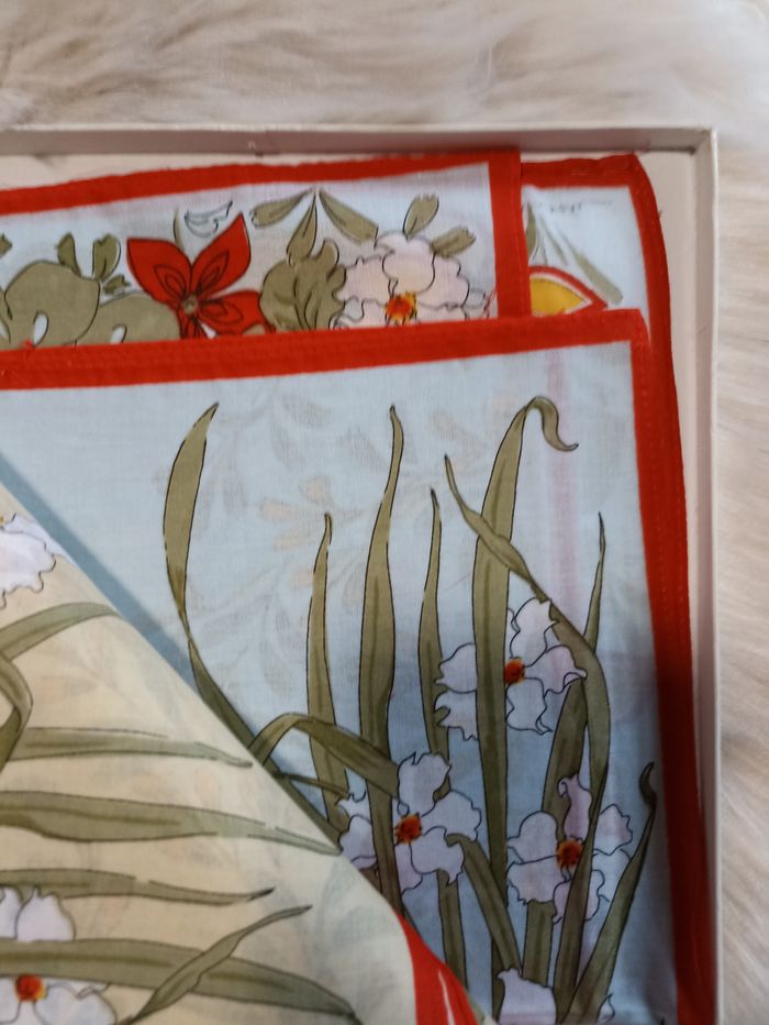 5 mouchoirs neuf - Gash - photo numéro 6