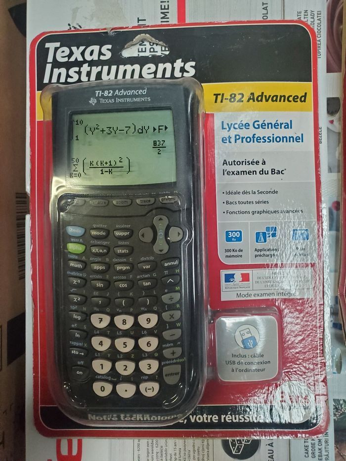 Calculatrice TEXAS INSTRUMENTS TI82 Advanced