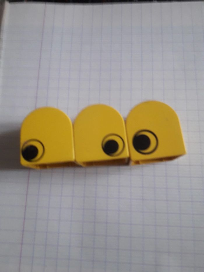 Lot 3 briques oeil yeux