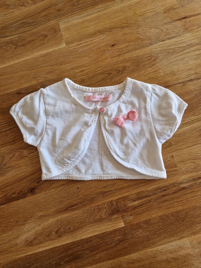 Gilet boléro en très bon état taille 18mois