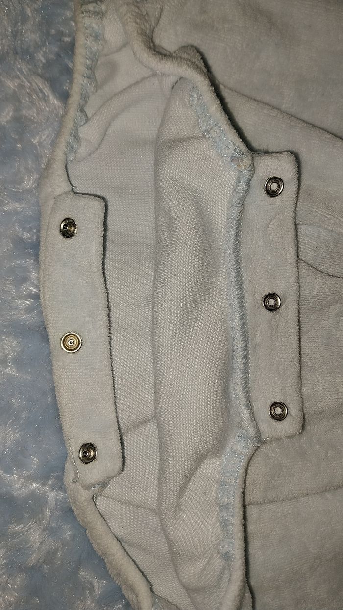 Barboteuse/ combi aison bloomer Ewan's et Comtesse état neuf 12 mois - photo numéro 6