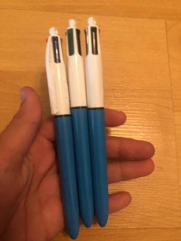 Lot de 4 crayons bic 4 couleurs - photo numéro 2