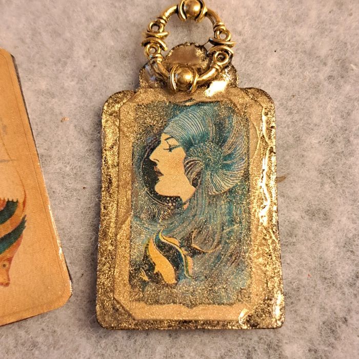 Lot de pendentif en résine vintage - photo numéro 8