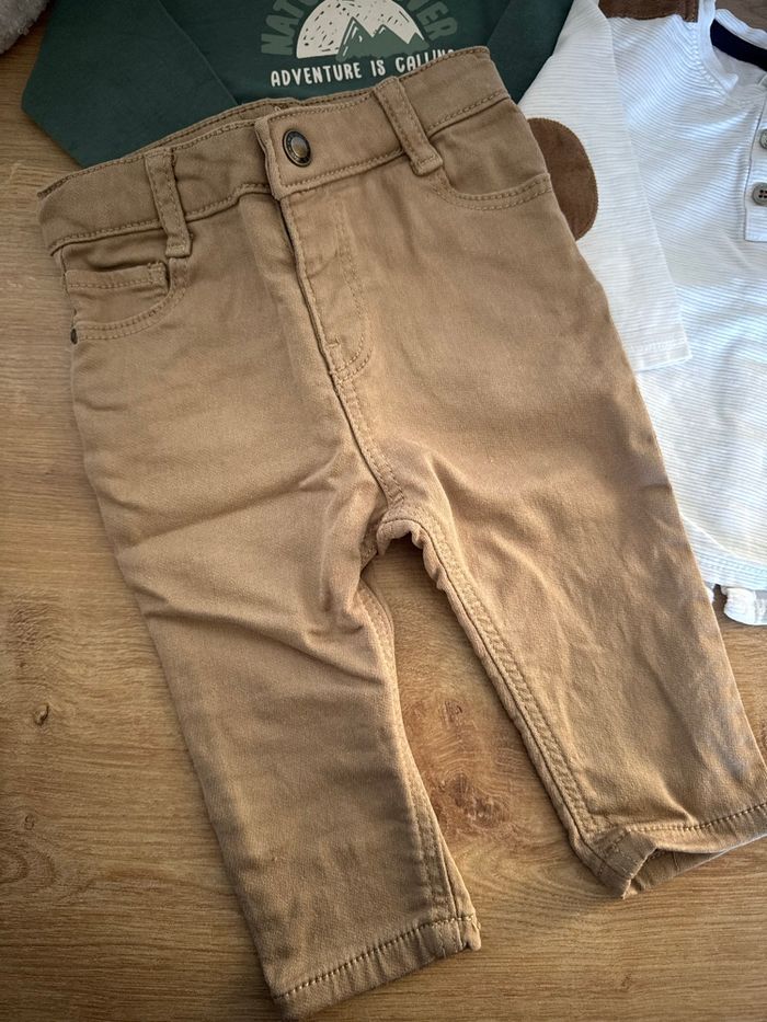 Ensemble 3 pièces : t-shirt Kiabi, t-shirt Obaibi, pantalon Primark - 9 mois - photo numéro 8